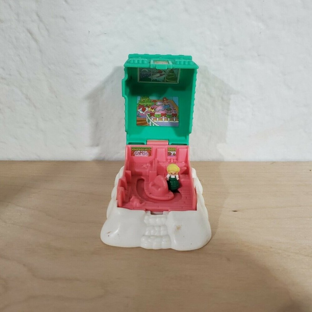 Polly Pocket McDonalds Toy Winter Christmas Home Vintage 1990s - Picture 2 of 4
